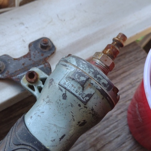 Hitachi Pneumatic Nail Gun - Picture 3 of 3